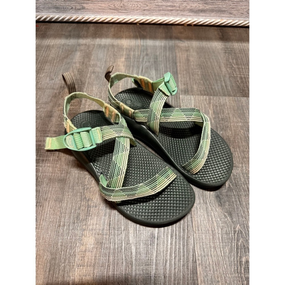 Kid's Chaco Green Sandals Size 2